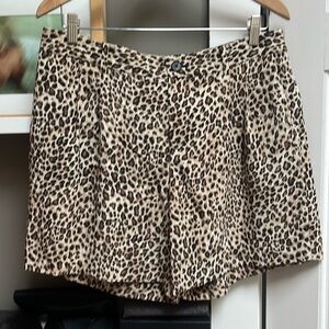 Ralph Lauren leopard print pleated short. Size 10.